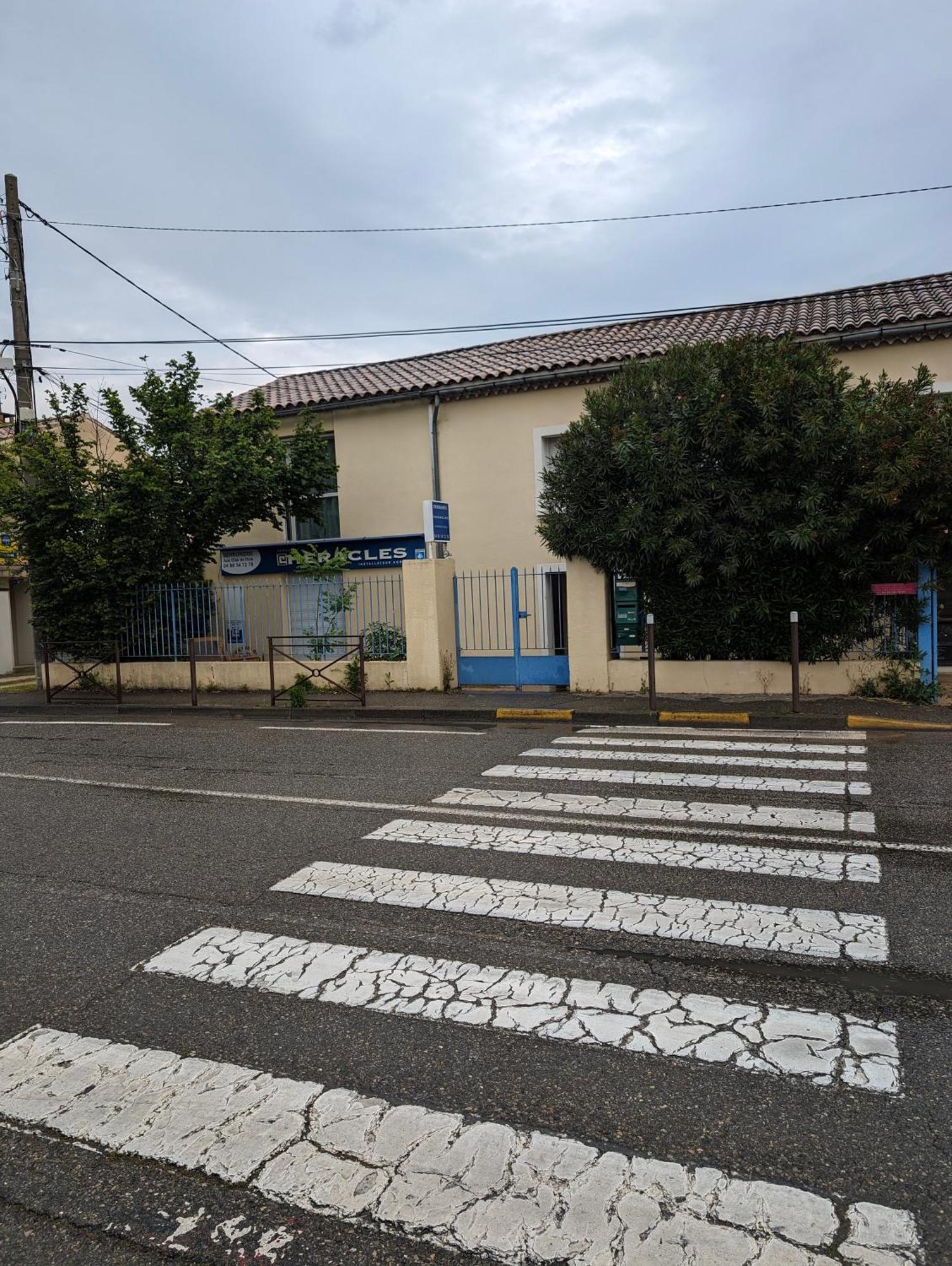 Apartamento L'Instant Sorgue LʼIsle-sur-la-Sorgue Exterior foto
